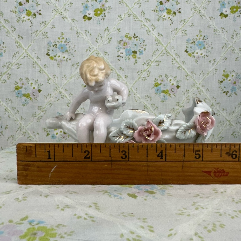 Vintage Ceramic Child Roses Planter - Picture 10 of 10